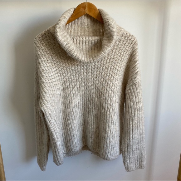 Target / Off White Wool Sweater / Size M - Picture 2 of 7